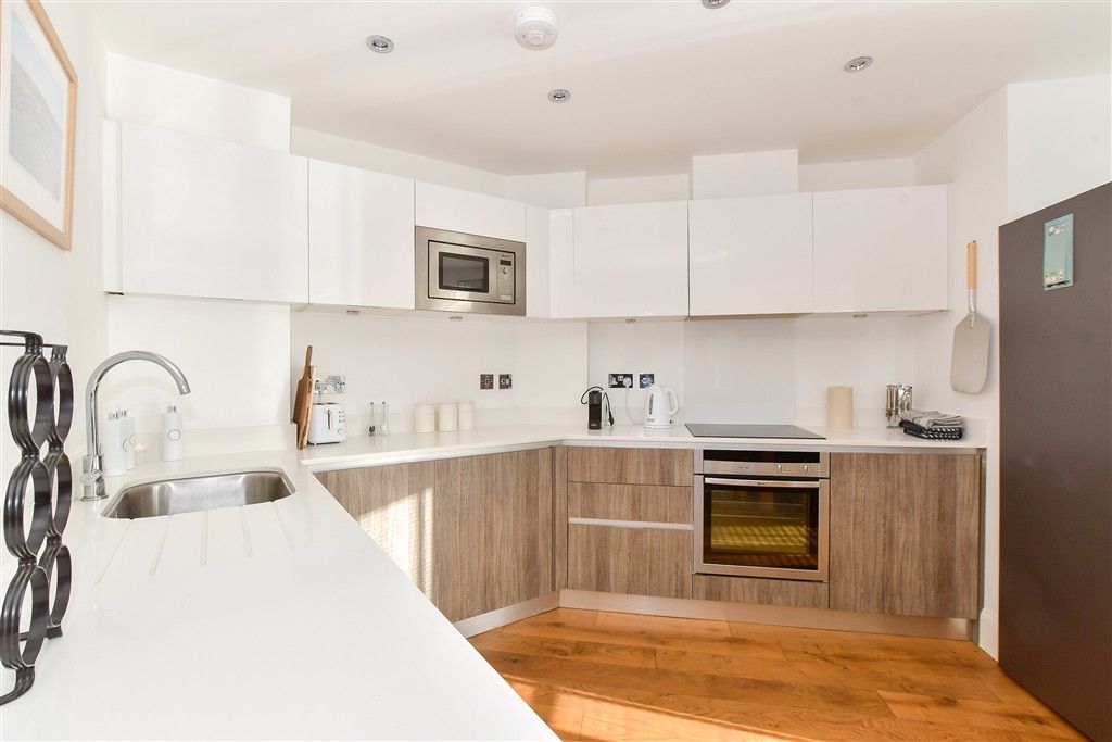 Additional image 8 of 2 bed flat for saleGate Lane, Freshwater, Isle Of Wight PO40