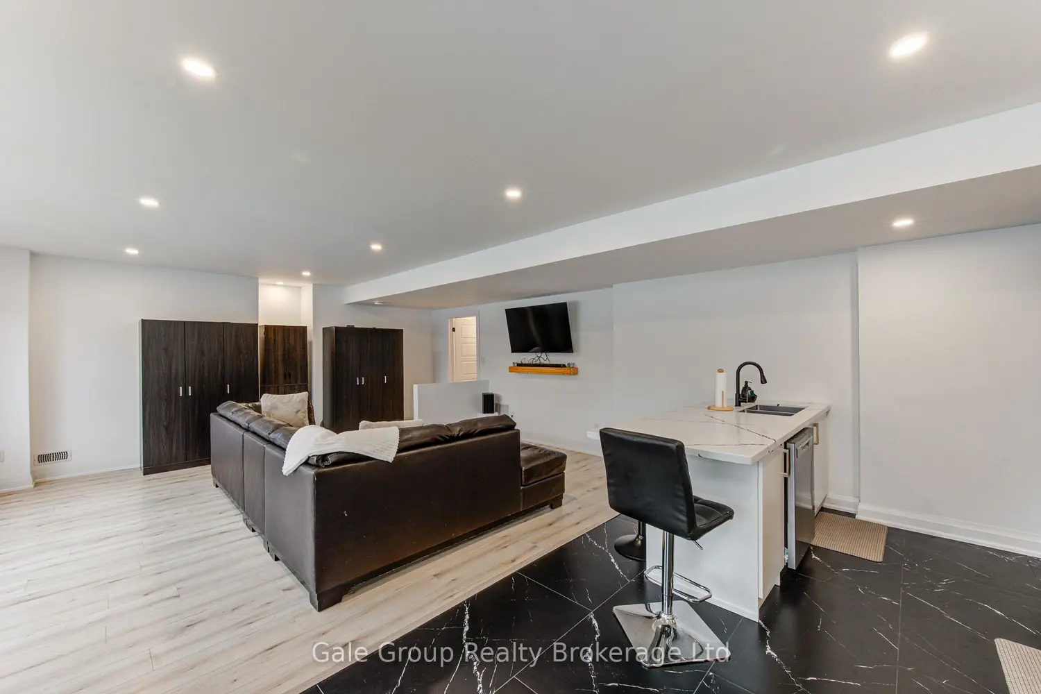 Additional image 13 of 409 Somme Street