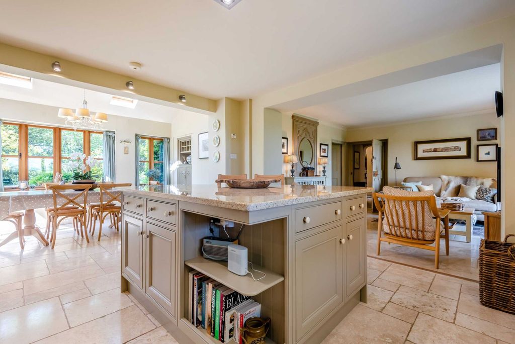 5 bed detached house for saleCallow, Hereford HR2 photo 5