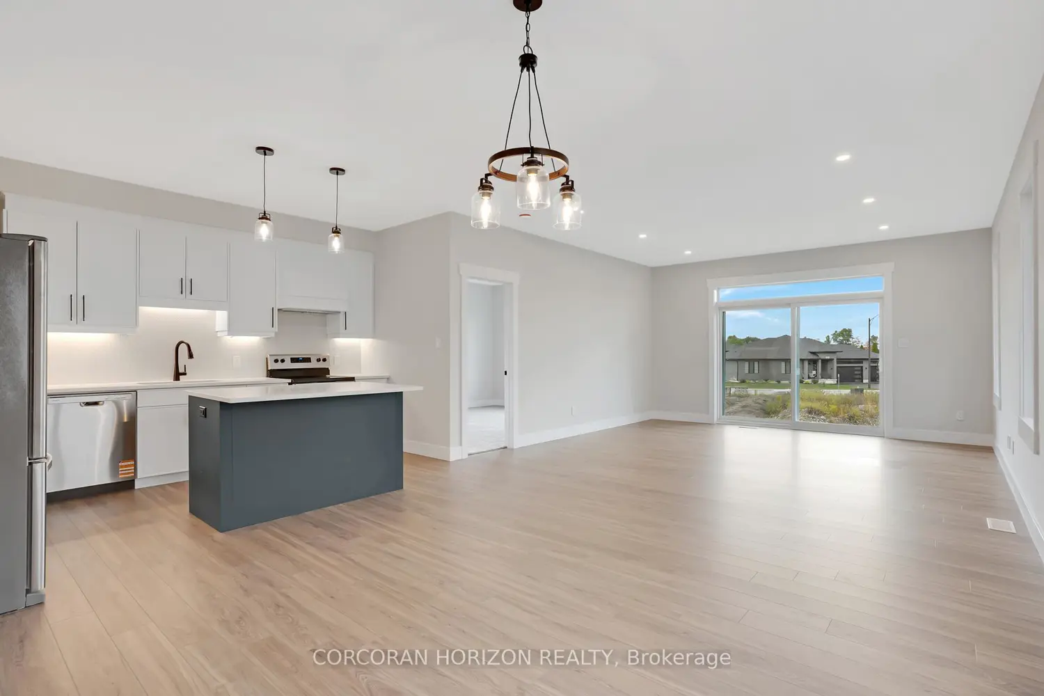 Additional image 2 of 24 Moon Crescent