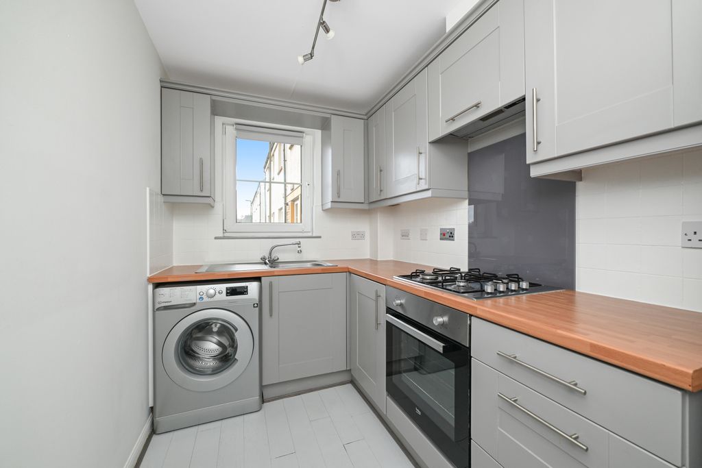 Additional image 4 of 2 bed flat for sale32A, Miners Walk, Dalkeith EH22