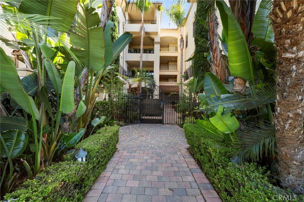 Additional image 96 of 401 Bernard Street Unit 211, Costa Mesa, CA 92627