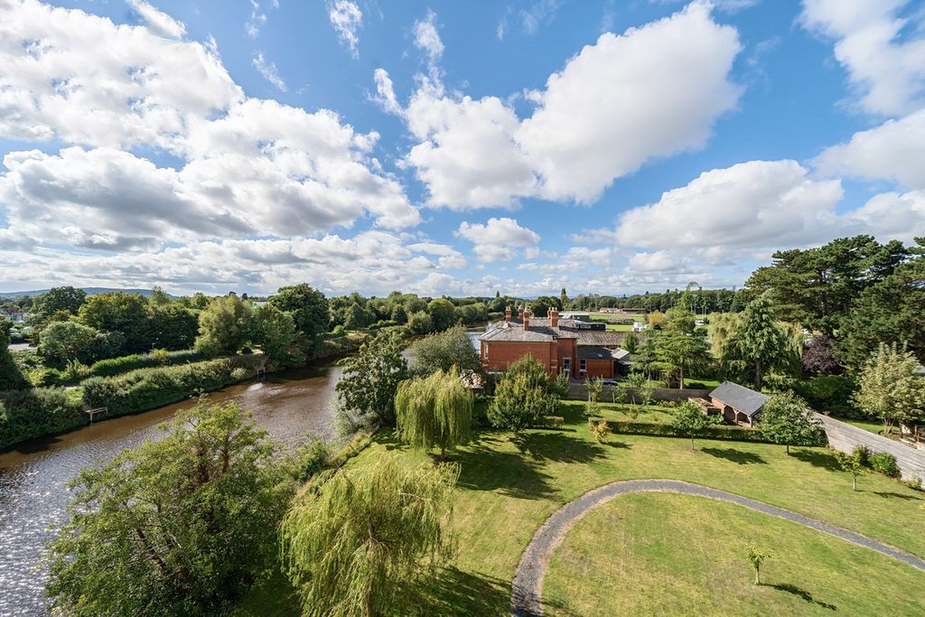 Additional image 8 of 3 bed flat for saleGreyfriars Avenue, Hereford HR4