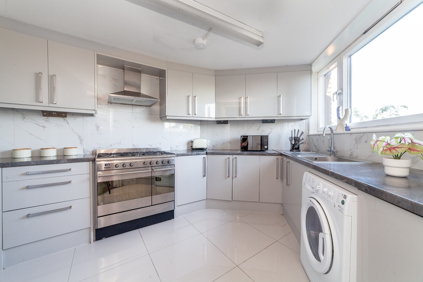 Additional image 4 of 4 Bed Flat, Worlds End Estate, SW10, N1 7GU