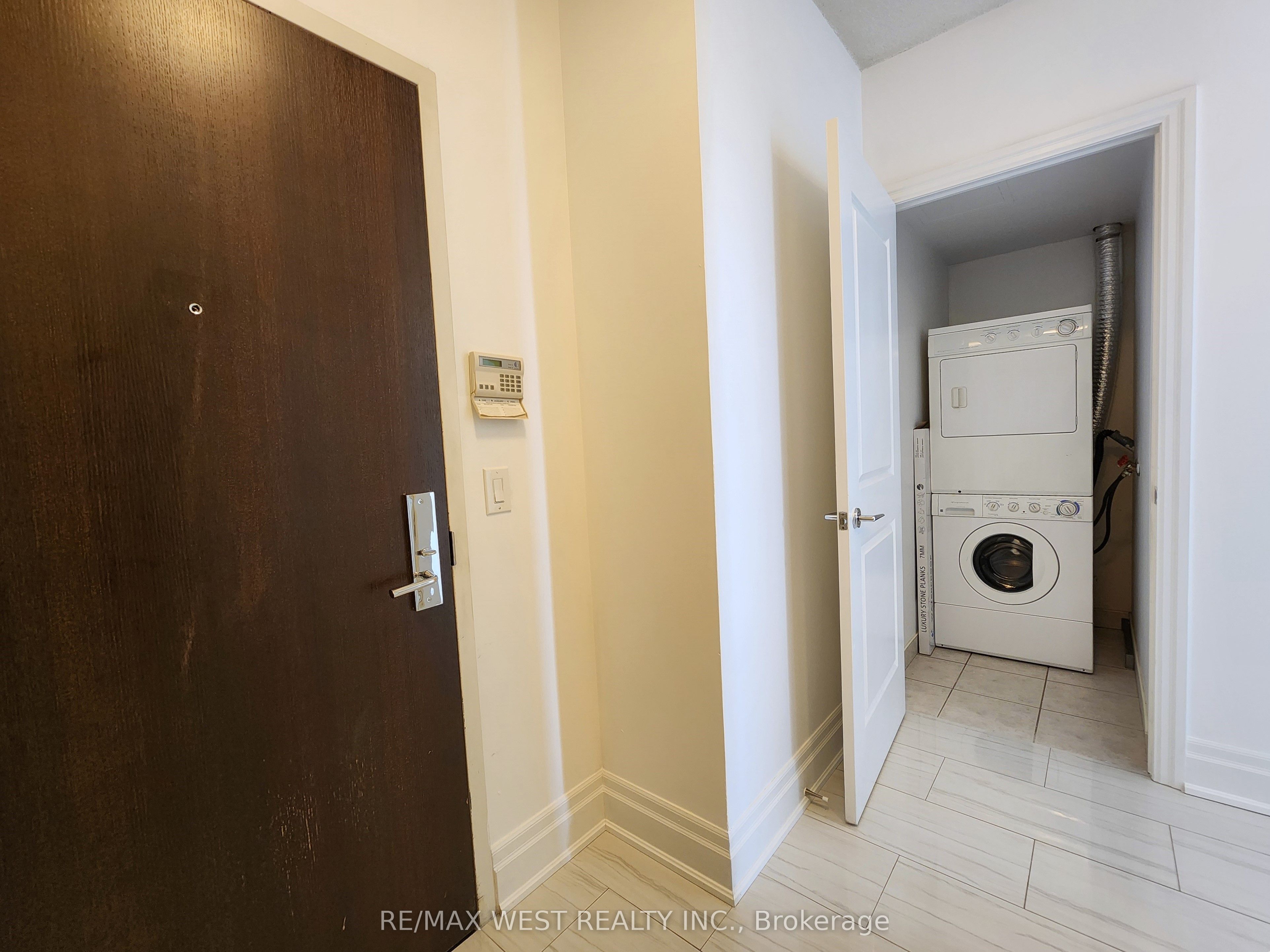 Additional image 4 of 409A-1 Upper Duke Crescent, Markham, ON, L6G 0B6