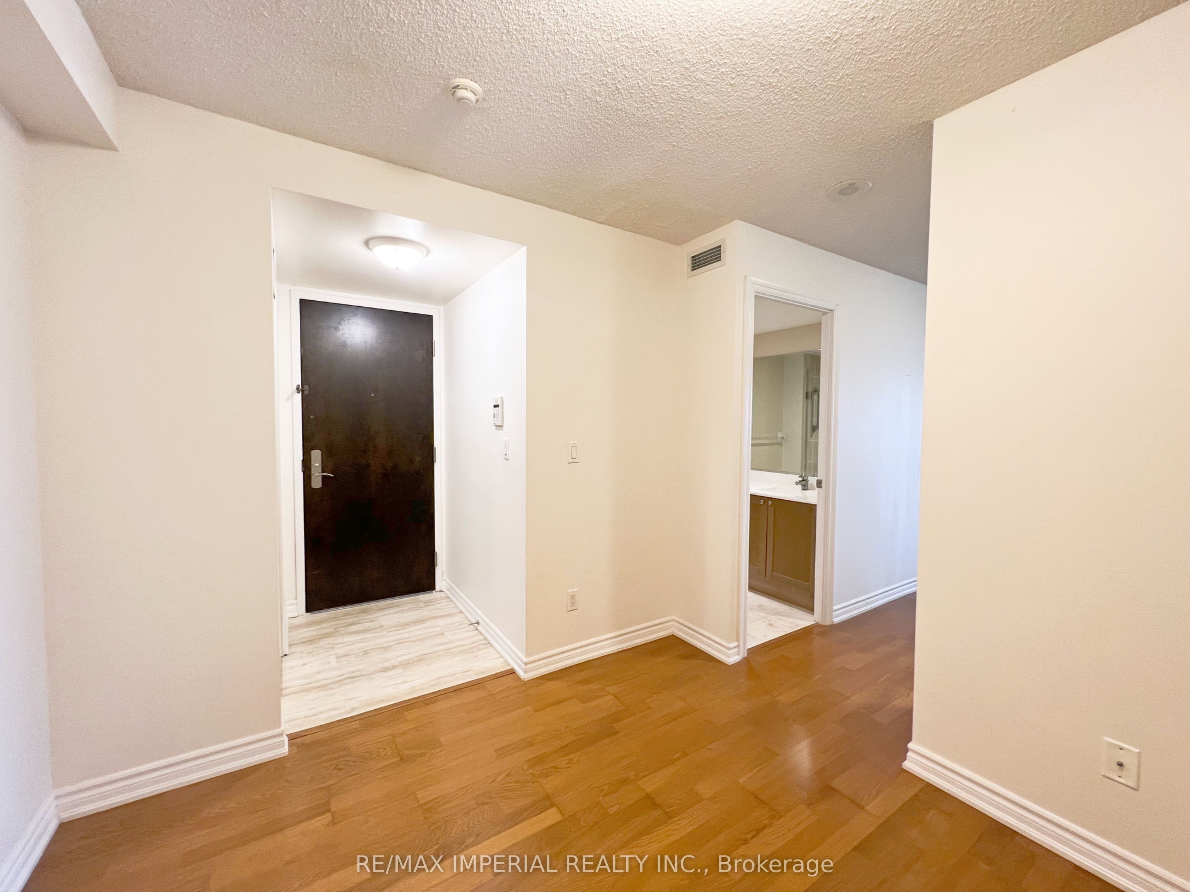 Additional image 3 of 3003-761 Bay Street, Toronto, ON, M5G 2R2