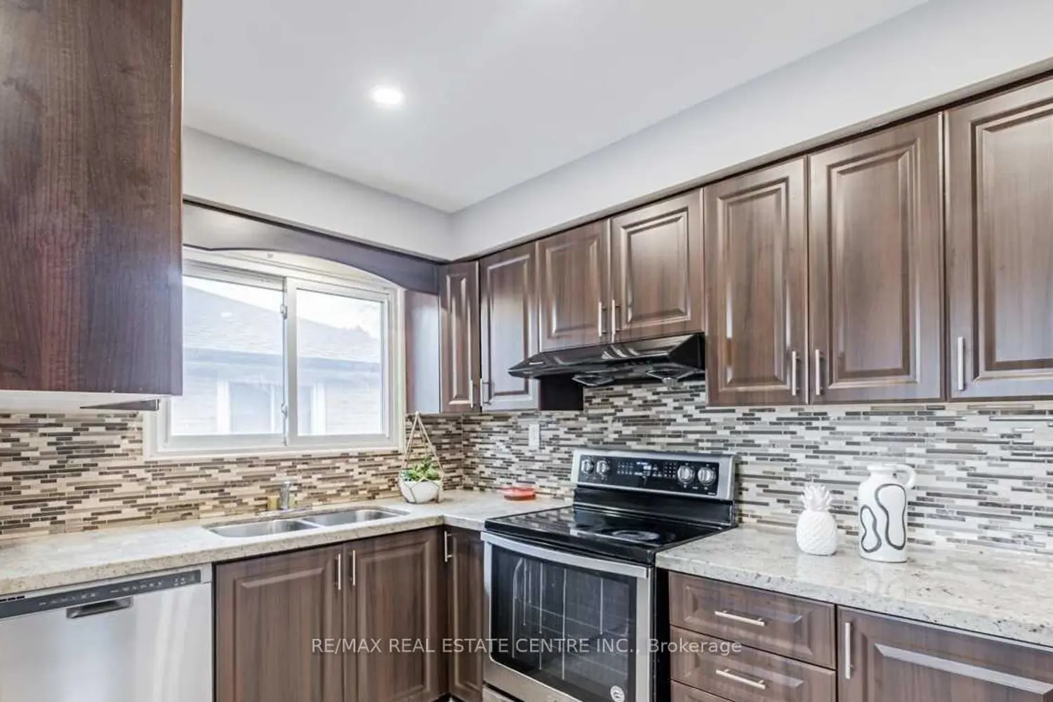 Additional image 3 of 2 Milner Road