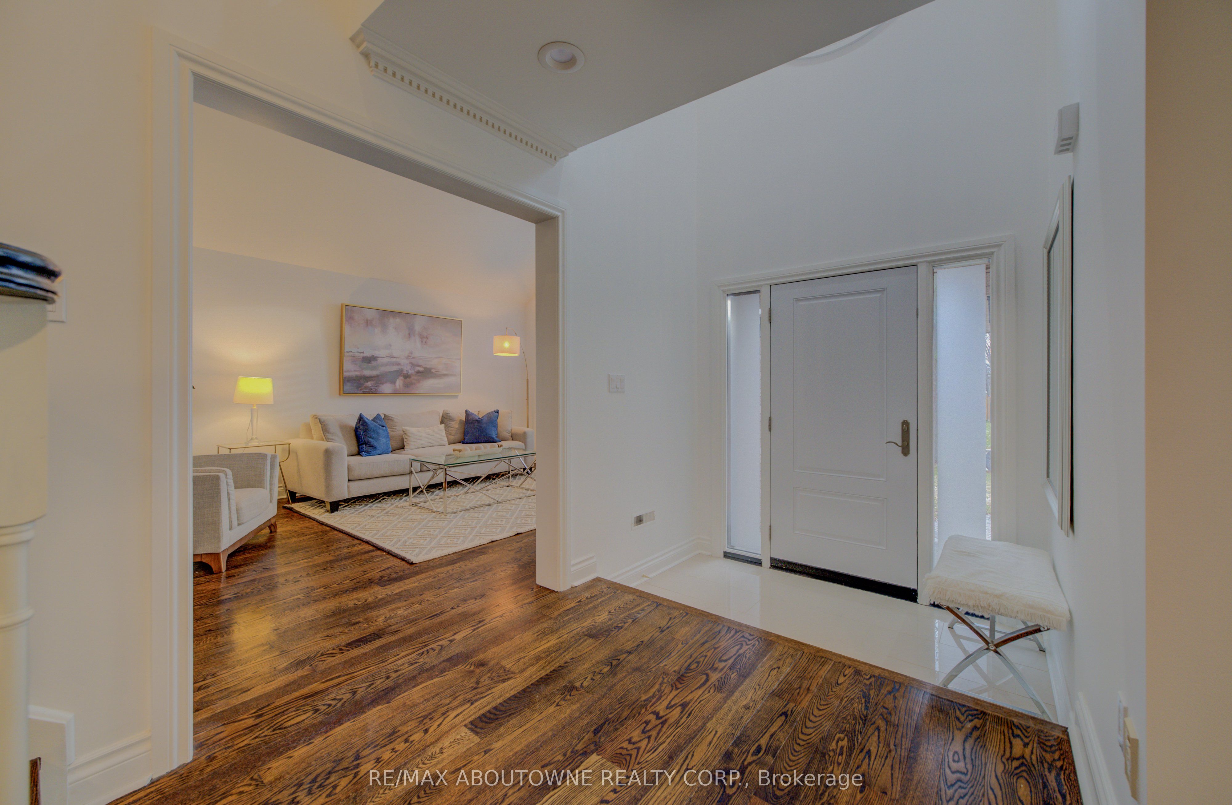 Additional image 3 of 20 Martin Grove Road, Toronto, ON, M9B 4J9