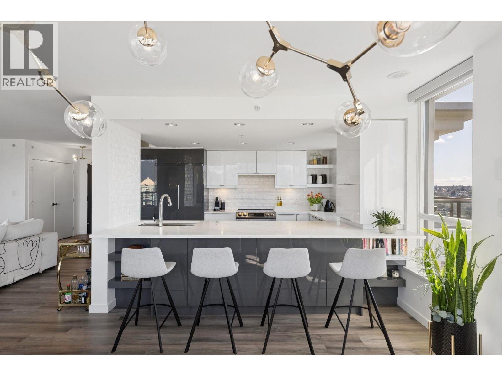 3203 2138 MADISON AVENUE