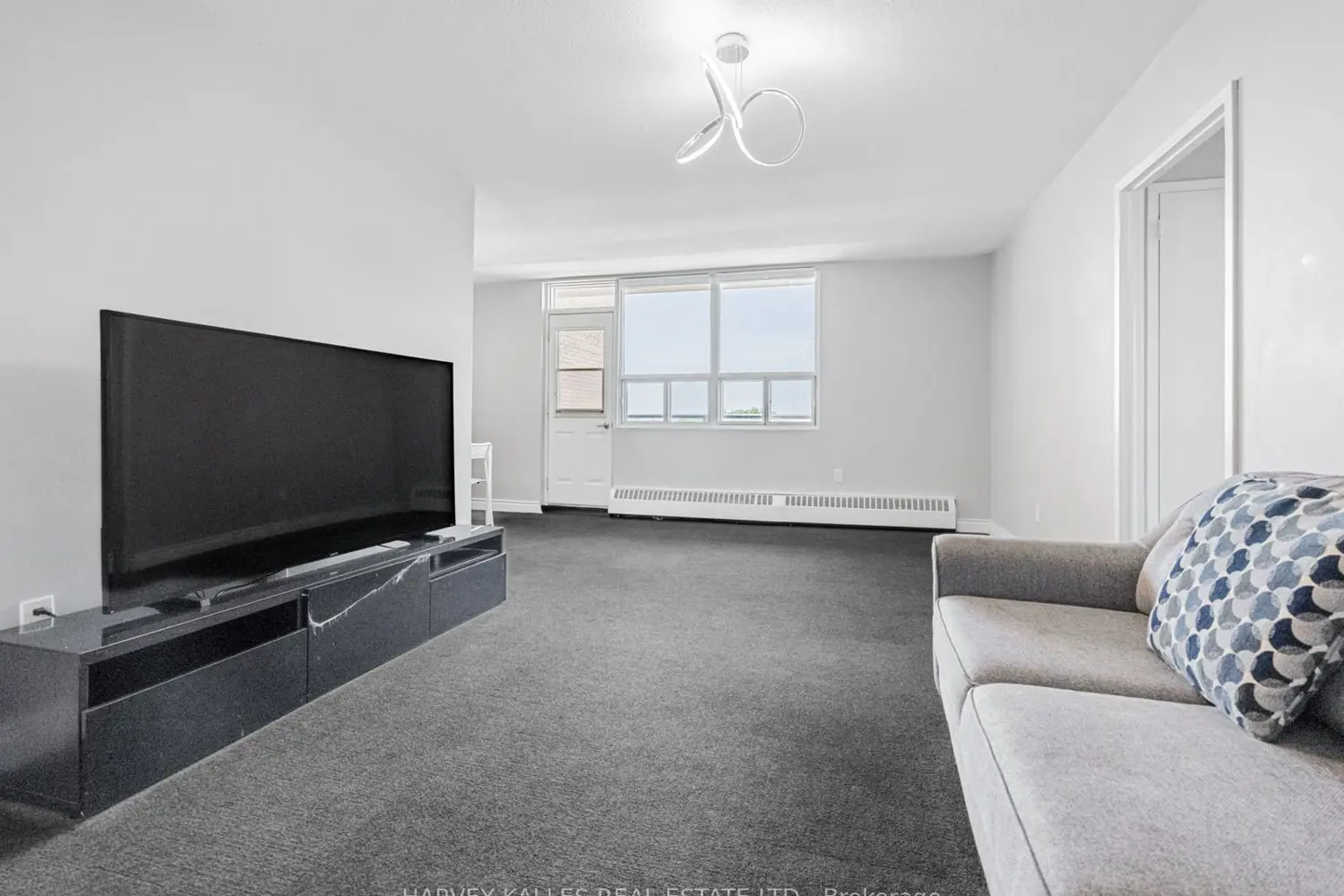 Additional image 3 of 3065 Queen Frederica Drive 505