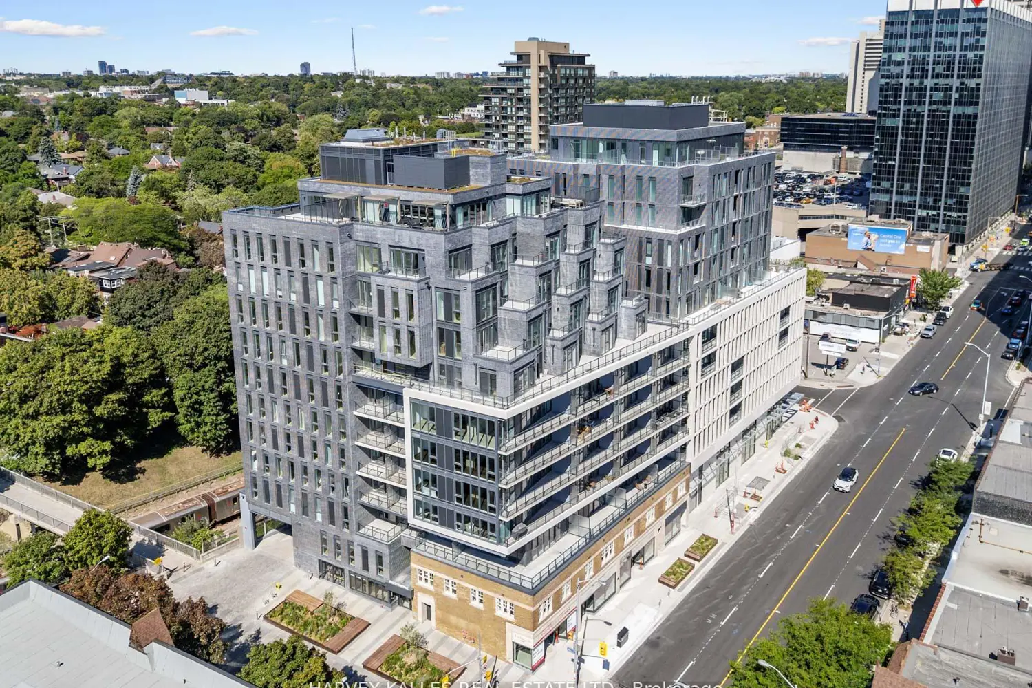 8 Manor Road 1003