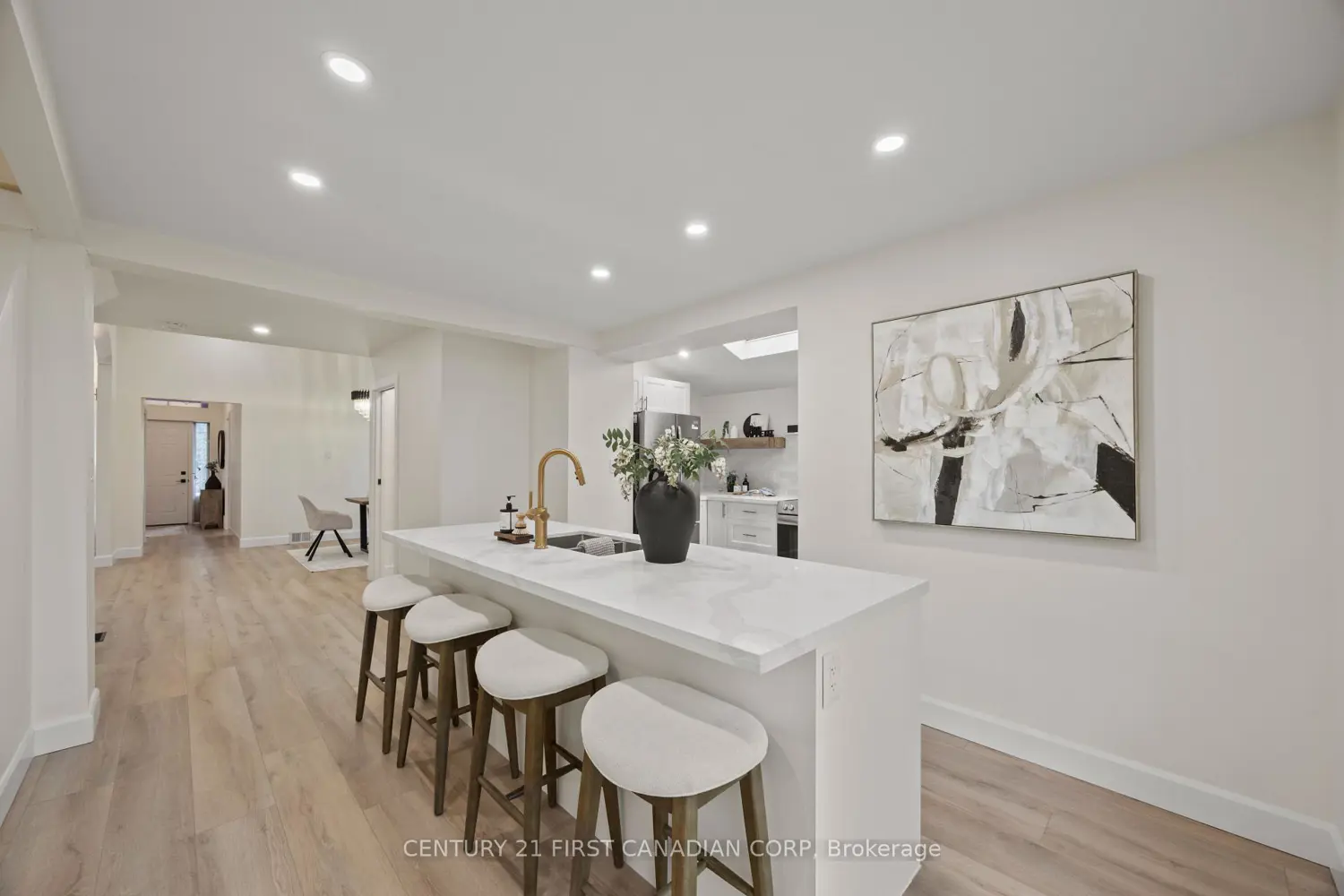 Additional image 6 of 14 Euclid Avenue