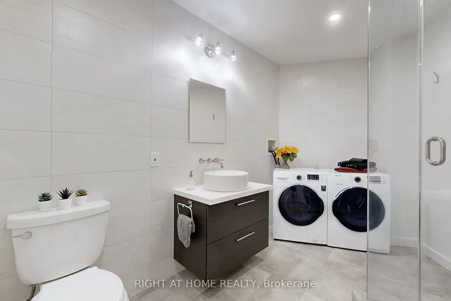 Additional image 12 of 400 Bloor Street 6