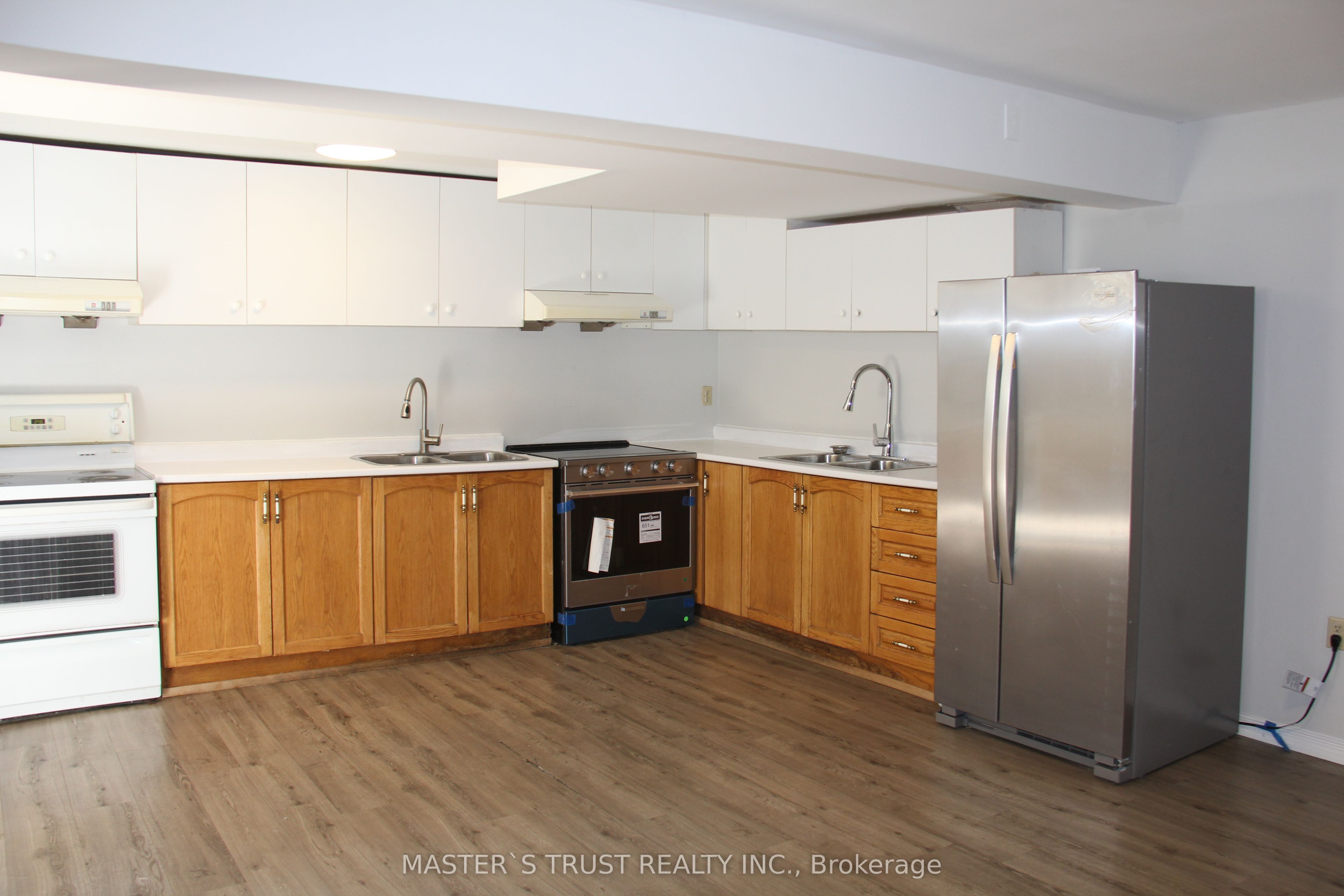 Additional image 2 of 125 Purcell (basement) Square, Toronto, ON, M1V 3Y9