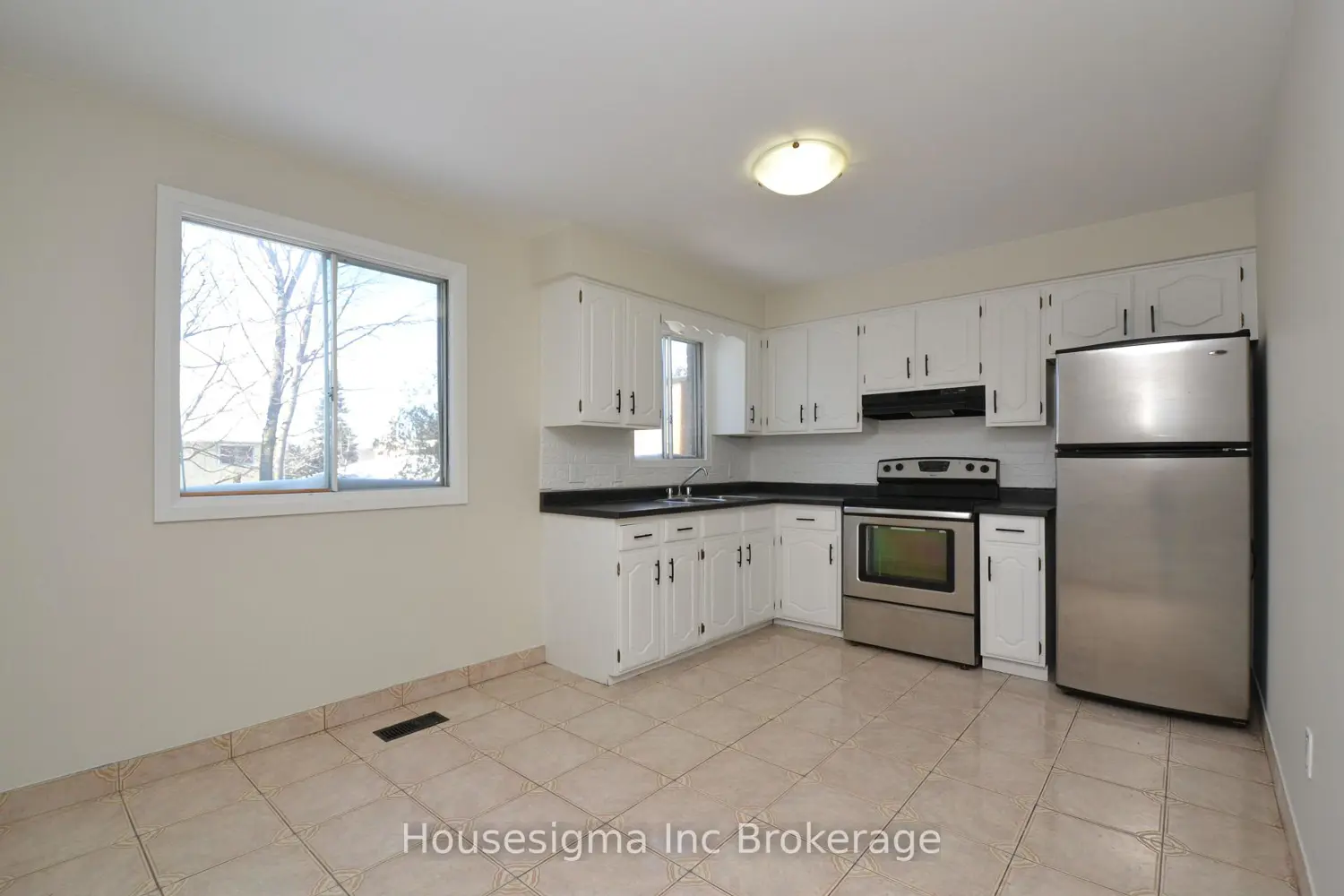 Additional image 8 of 190 Bay Street