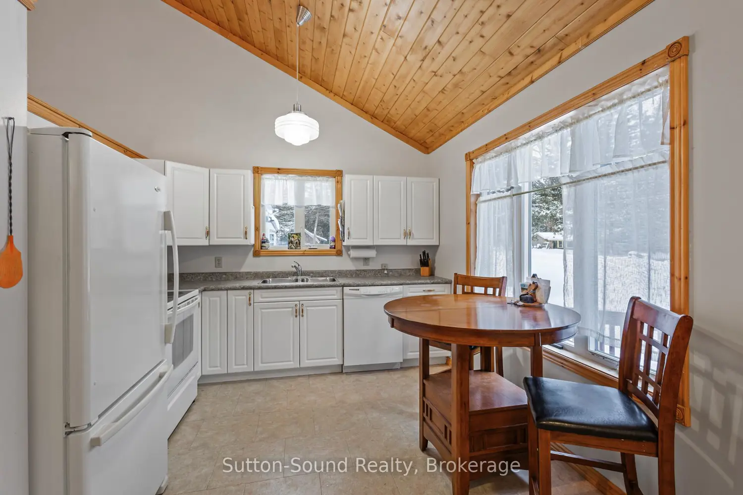 554 Stokes Bay Road photo 4