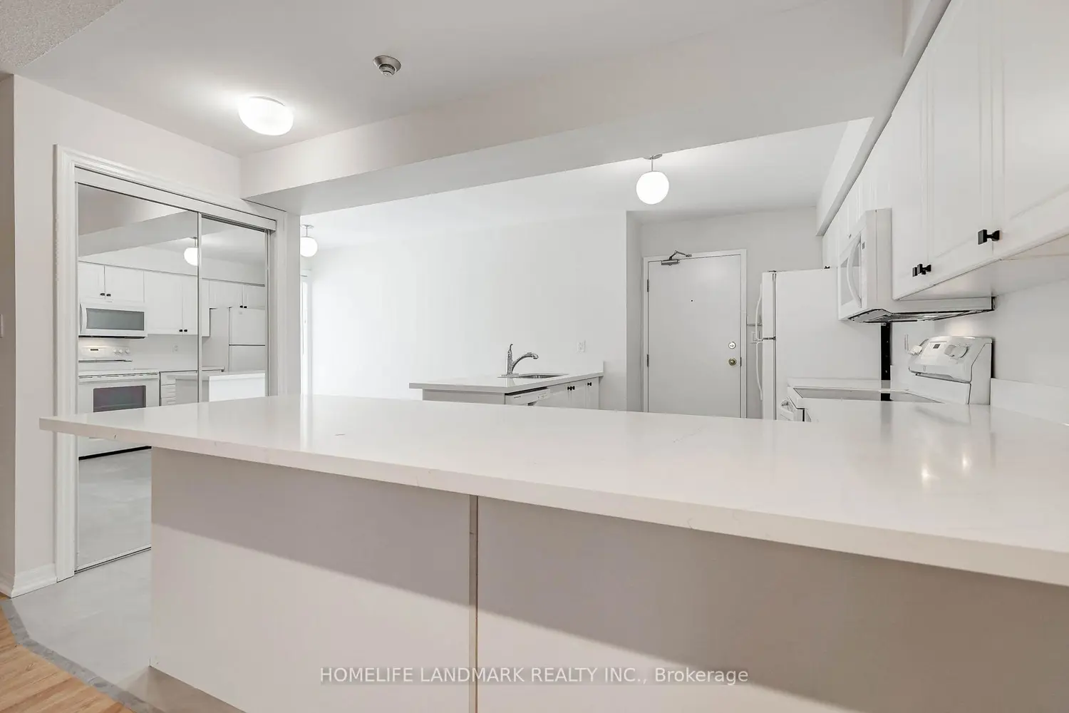 Additional image 6 of 118 Finch Avenue 19