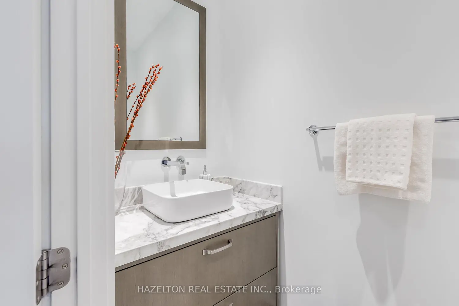 Additional image 11 of 455 Wellington Street 301