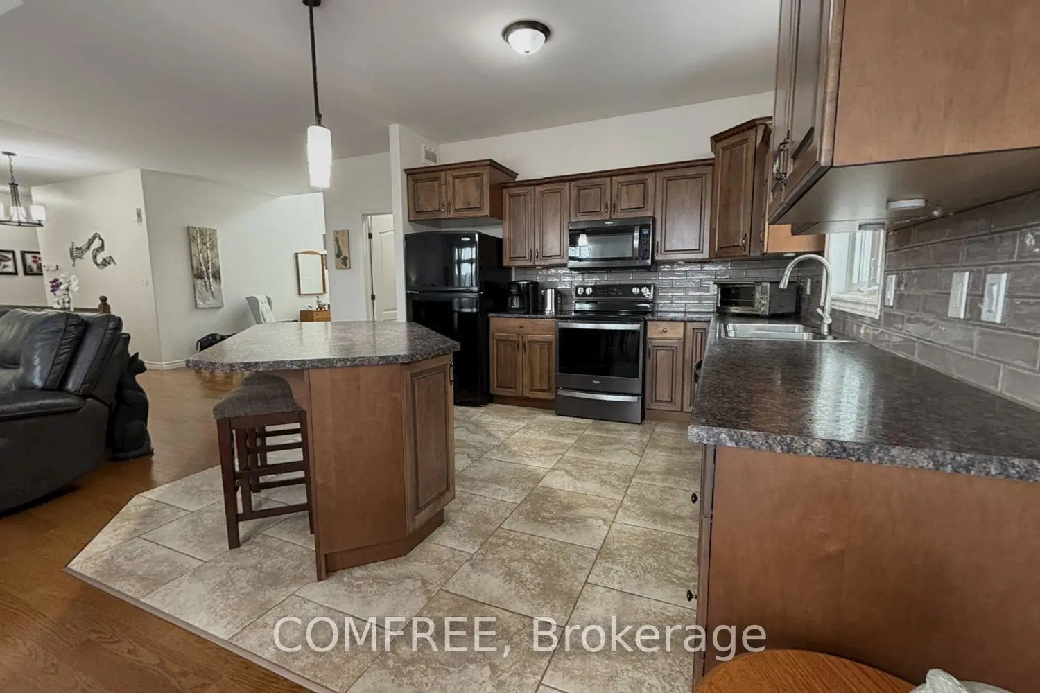 Additional image 4 of 31 Essex Drive