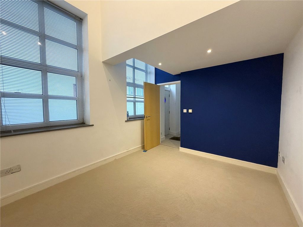 Additional image 11 of 2 bed flat for saleTalbot Road, Northampton, Northamptonshire NN1