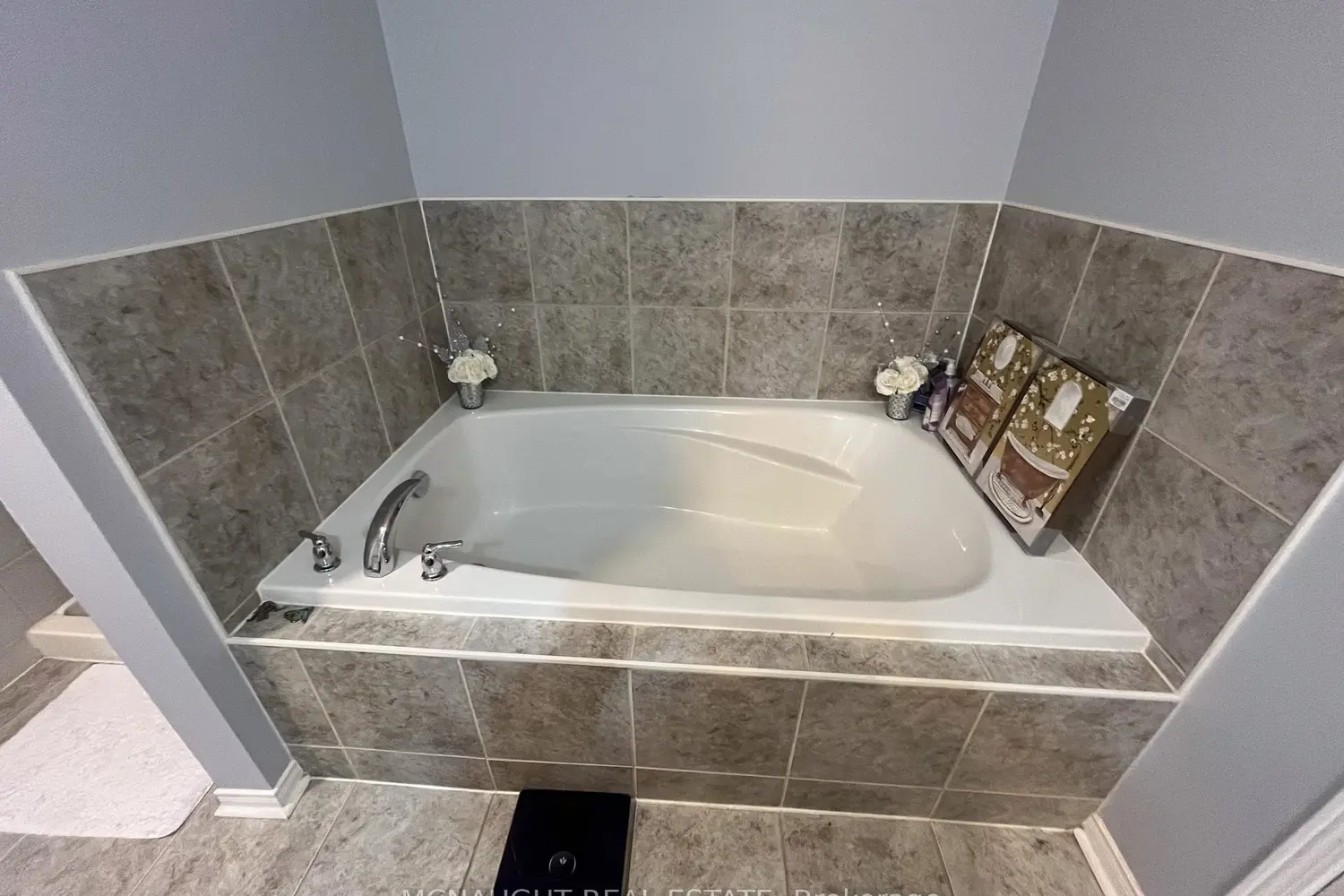 Additional image 17 of 117 Crown Victoria Drive