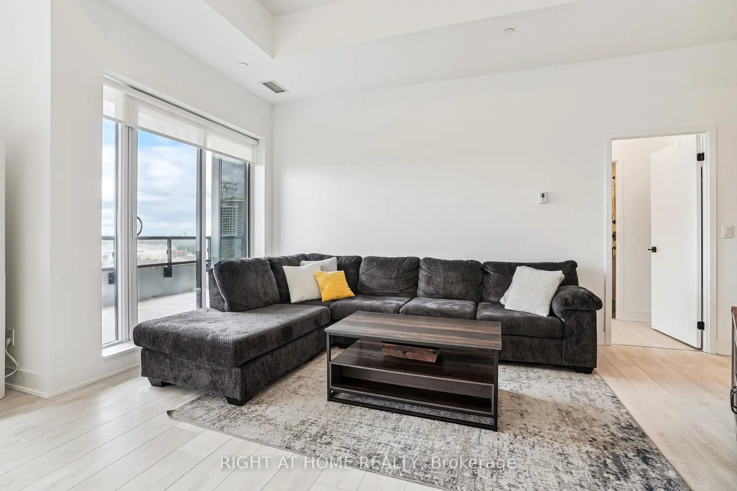 Additional image 5 of 2485 Taunton Road 436