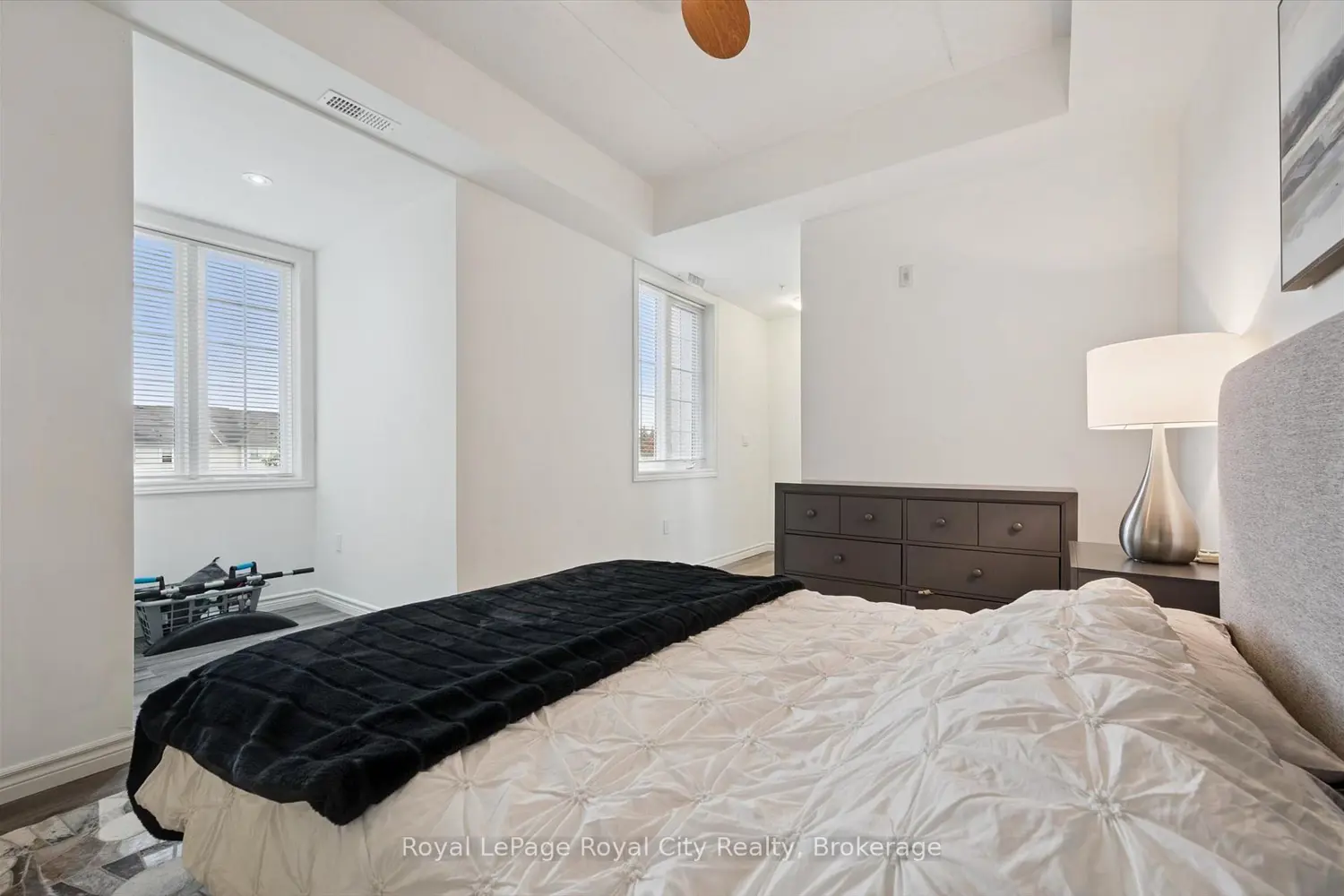Additional image 11 of 1077 Gordon Street 228