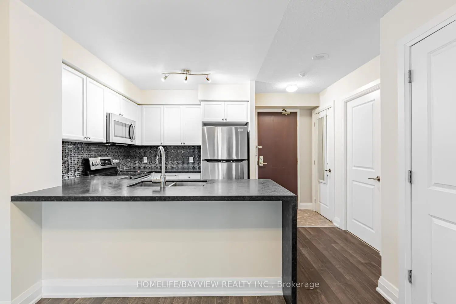 Additional image 6 of 18 Parkview Avenue 1015