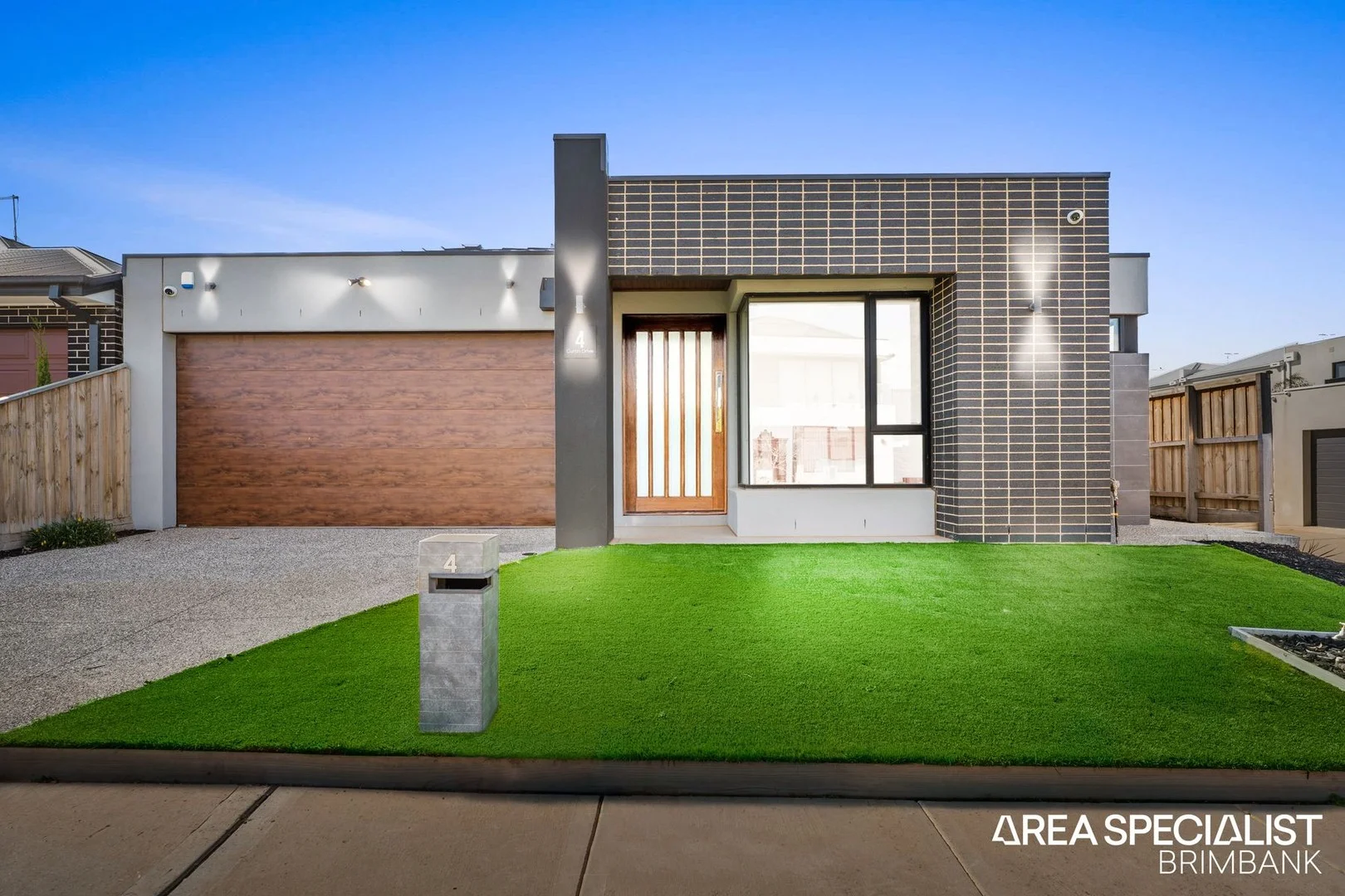 4 Curtin Drive, Deanside VIC 3336