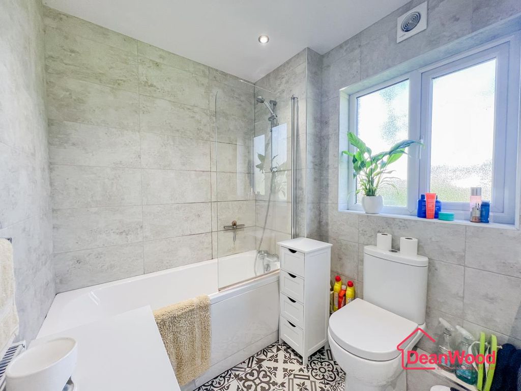 Additional image 15 of 2 bed flat for sale10 Richmond Court, Farmhill, Douglas, Isle Of Man IM2