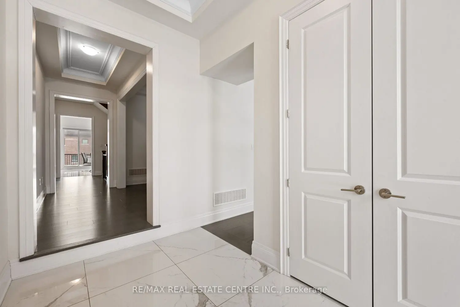 160 Wainfleet Crescent photo 3