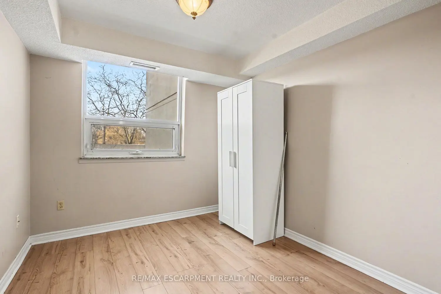 Additional image 11 of 500 Green Road 218