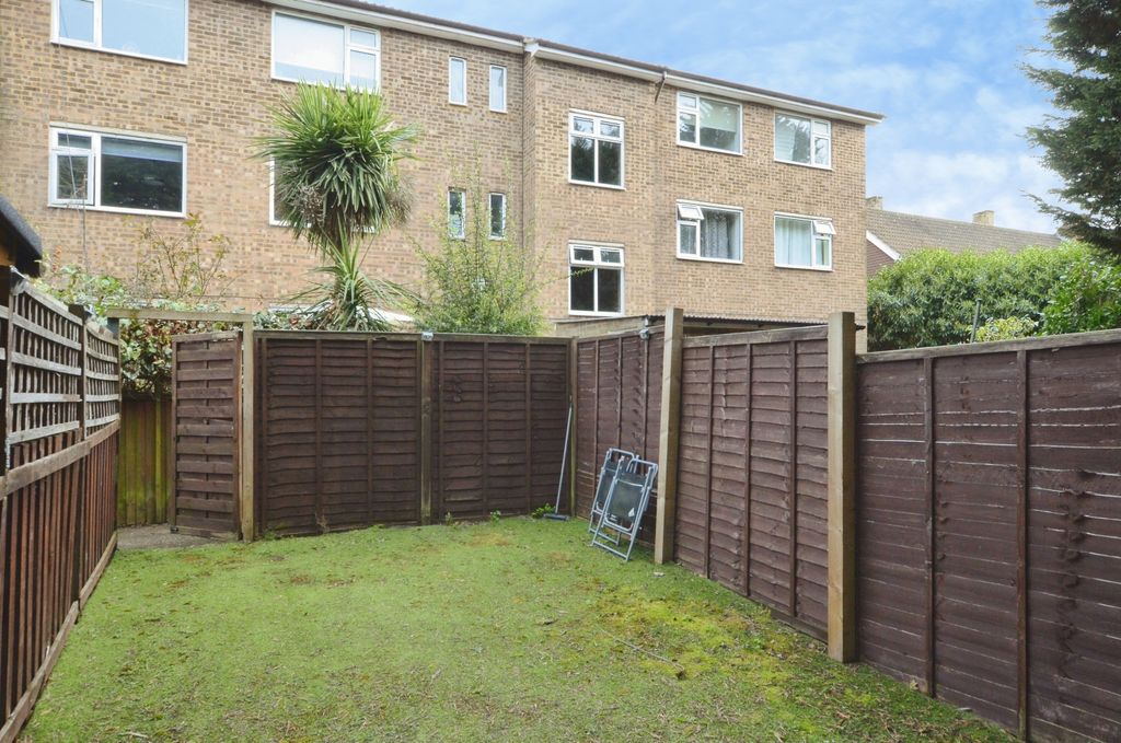 Additional image 13 of 2 bed flat for saleCotswold Avenue, Bushey WD23