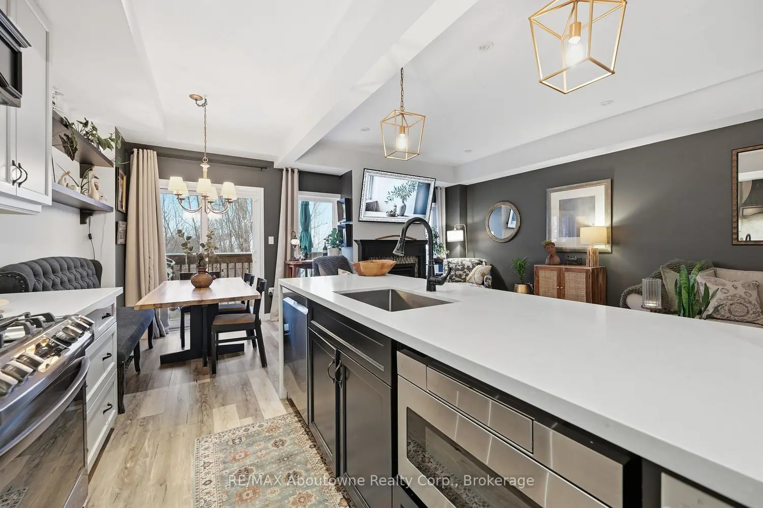 Additional image 3 of 3969 Crown Street