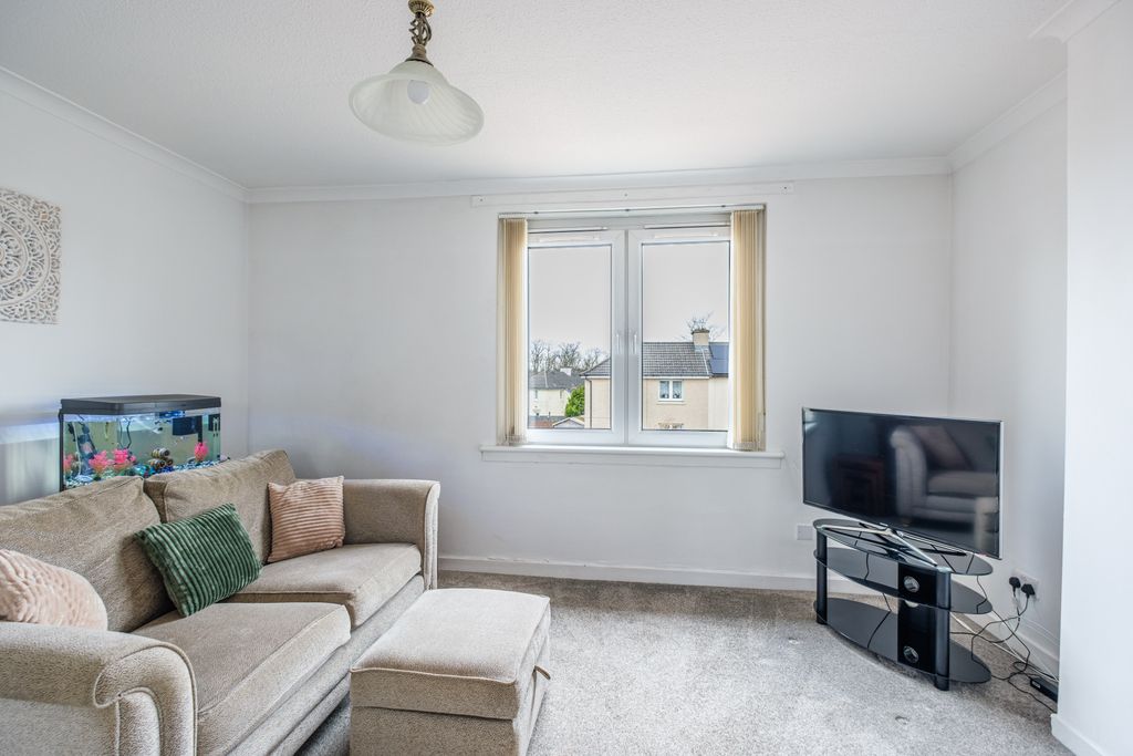 2 bed flat for saleDakala Court, Wishaw ML2 photo 5