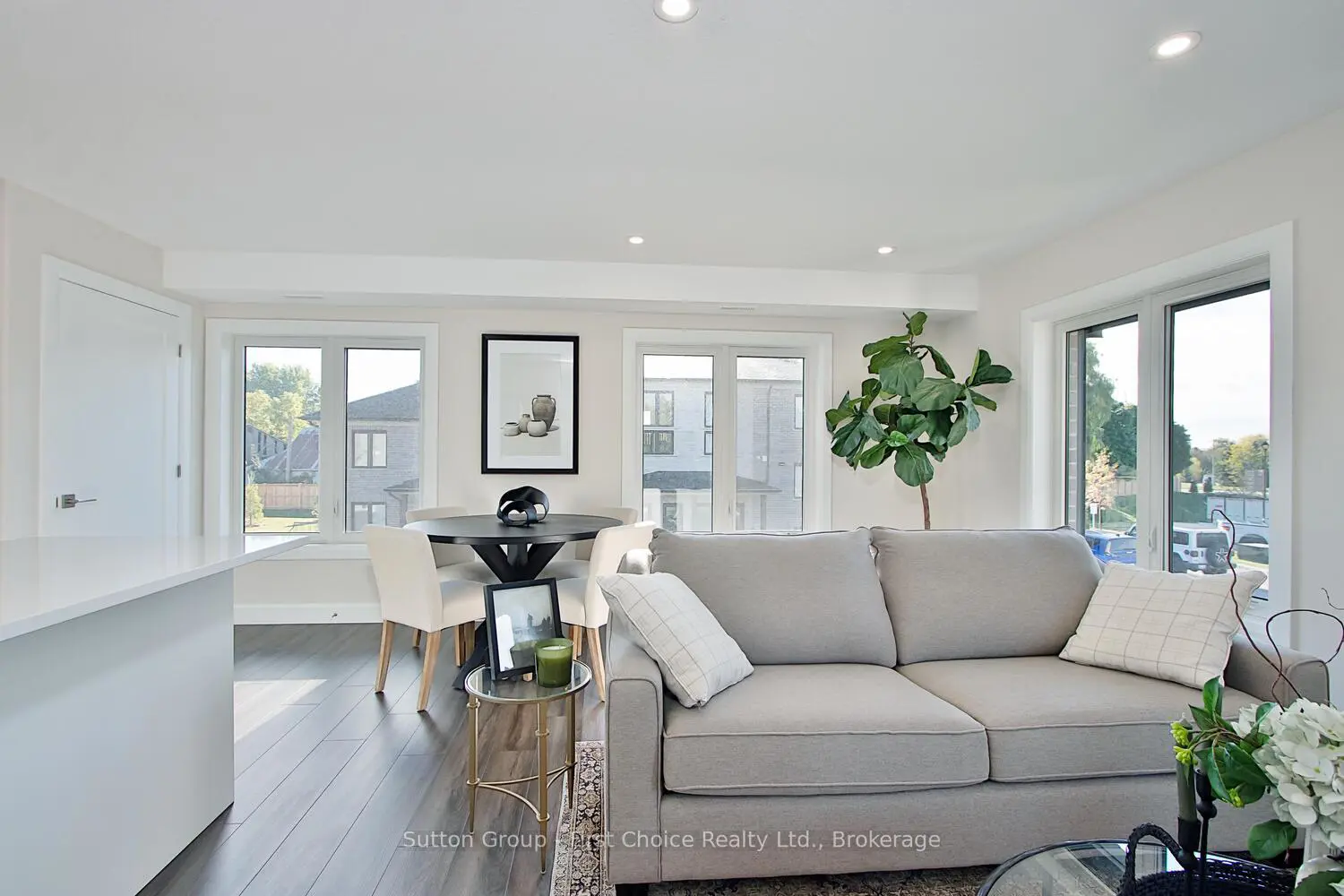 Additional image 4 of 3202 Vivian Line Unit 30