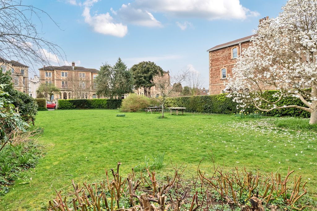 Additional image 10 of 2 bed flat for saleWorcester Crescent, Bristol BS8
