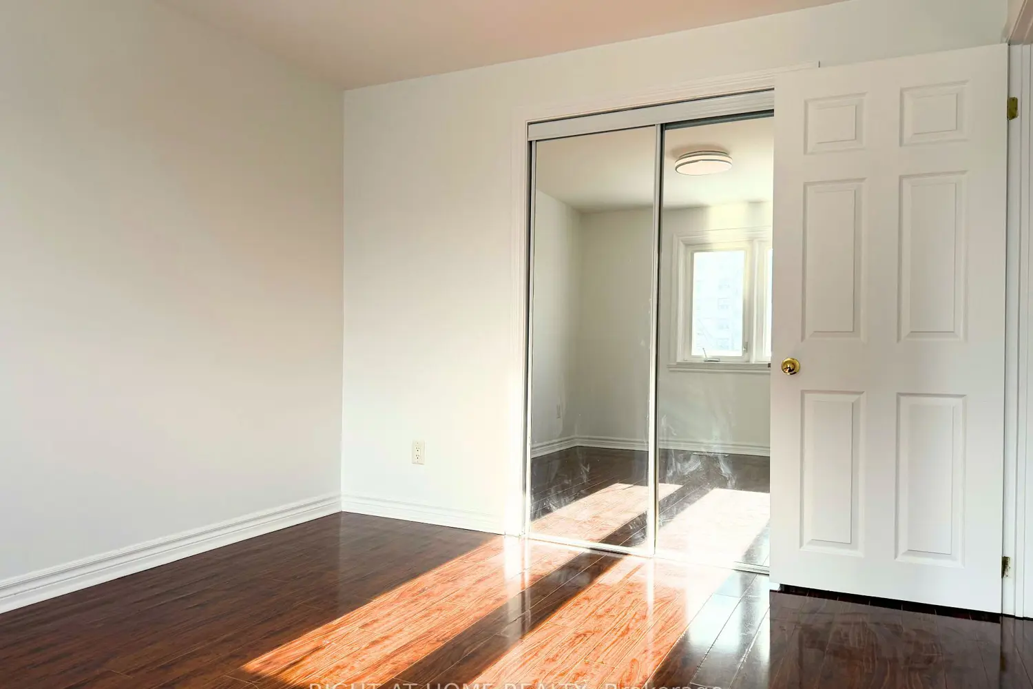 Additional image 9 of 128 Townhouse Crescent