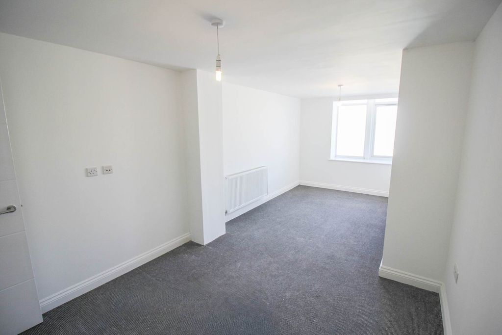 2 bed flat for saleWaterloo Street, Weston-Super-Mare BS23 photo 5