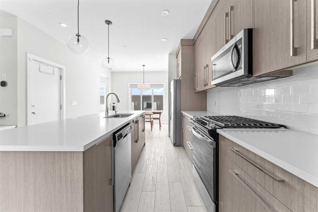 Additional image 2 of 919 Walgrove Boulevard SE, Calgary, AB, T2X 4G1