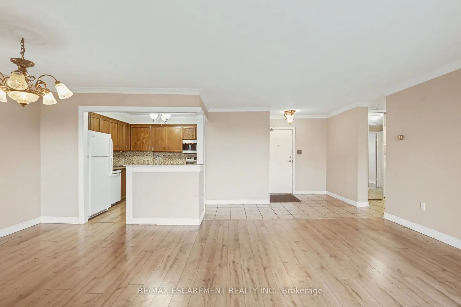 Additional image 2 of 500 Green Road 218