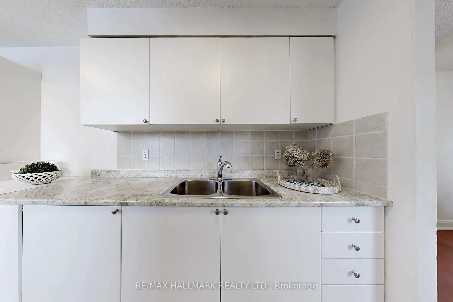 5 Old Sheppard Avenue 603