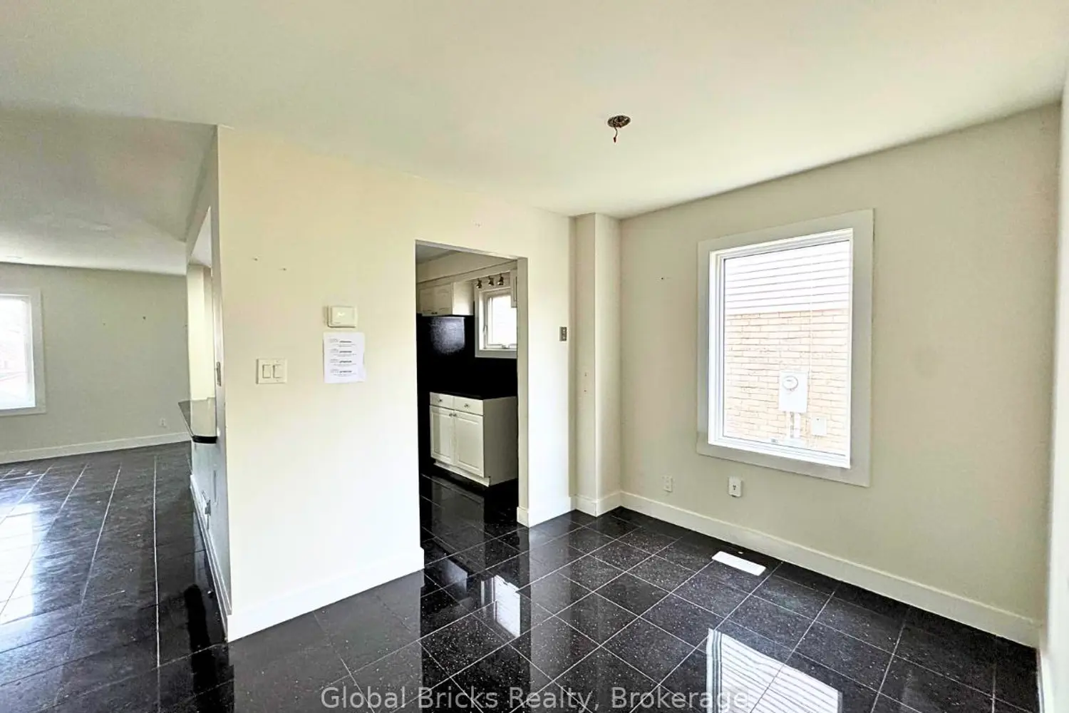 Additional image 5 of 41 Fieldview Crescent