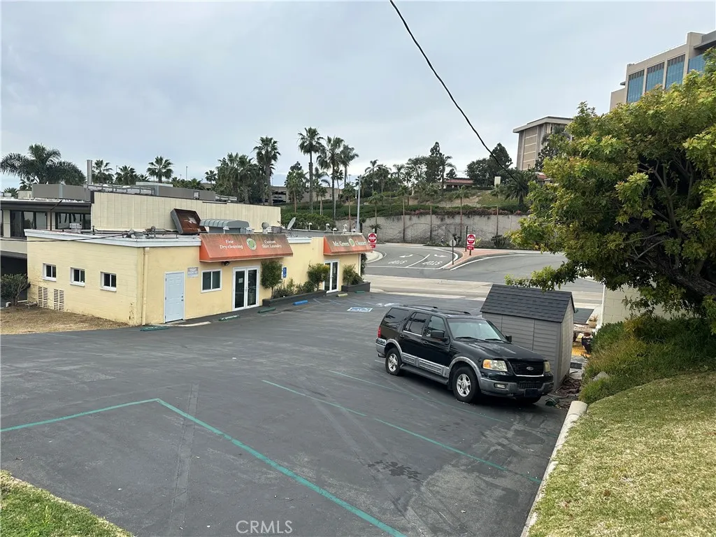 Additional image 13 of 306 Old Newport Blvd, Newport Beach, CA 92663