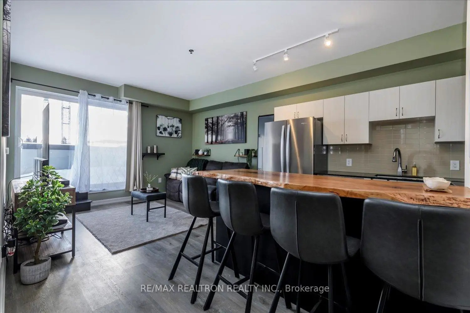 Additional image 8 of 430 Essa Road 224