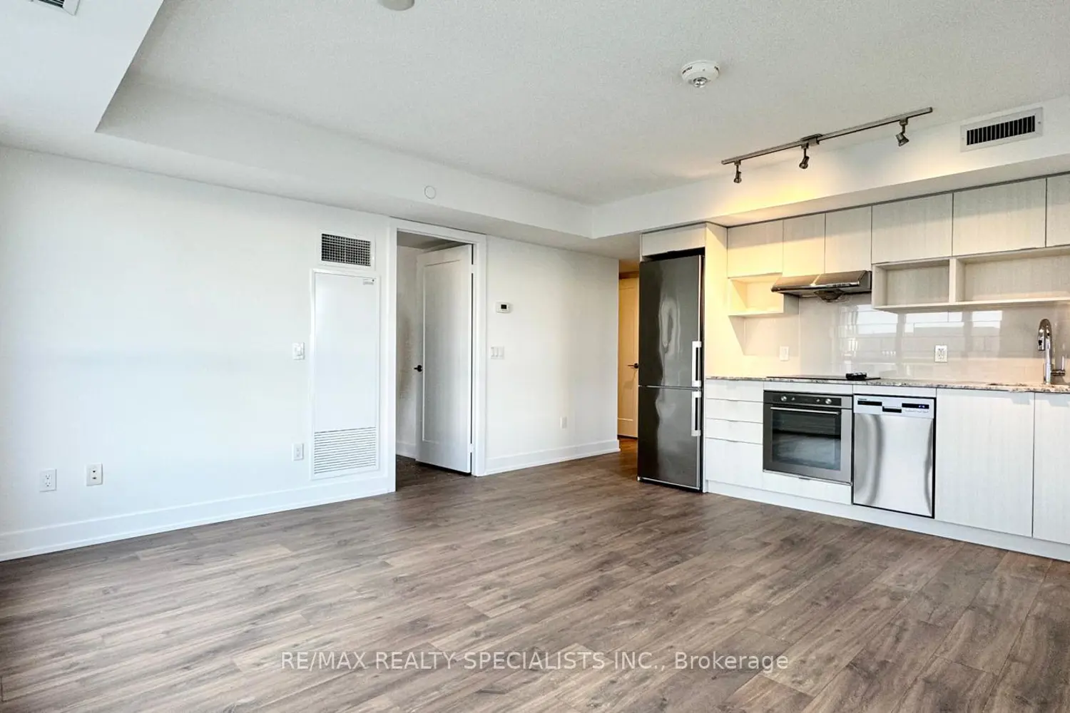 Additional image 5 of 7 Mabelle Avenue 2909