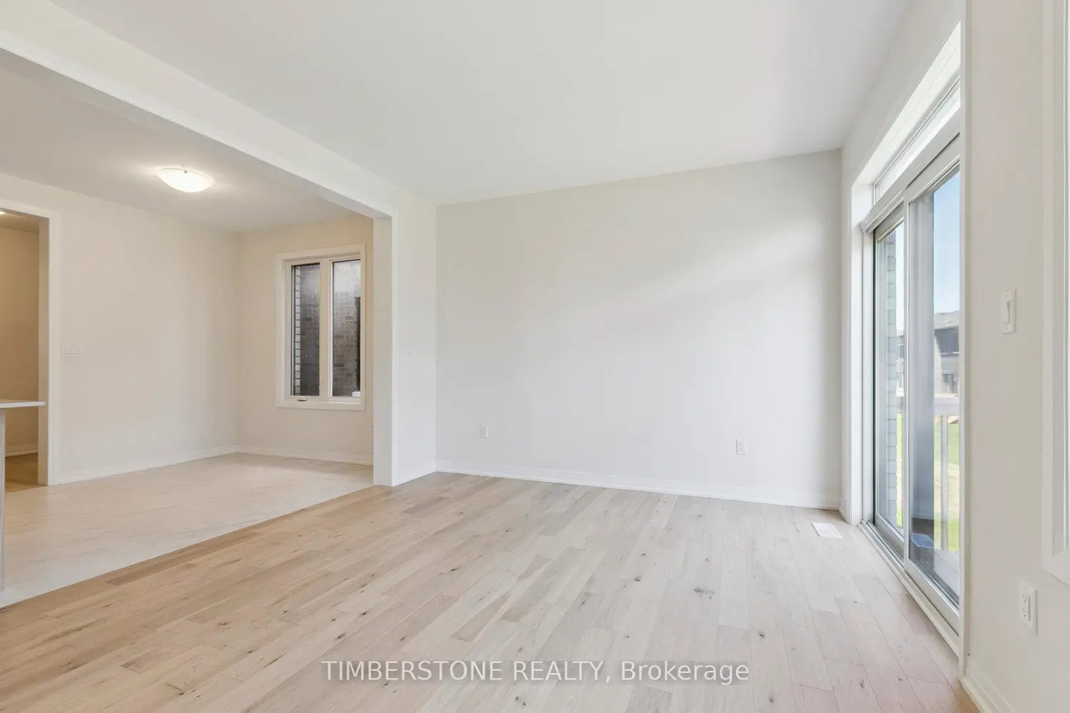 Additional image 4 of 1813 Narcissus Gardens