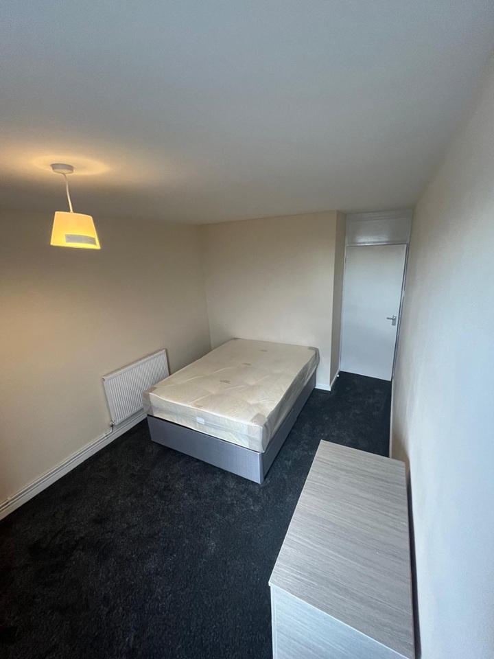 Additional image 9 of 3 Bed Flat, Farrell House, E1, N1 7GU