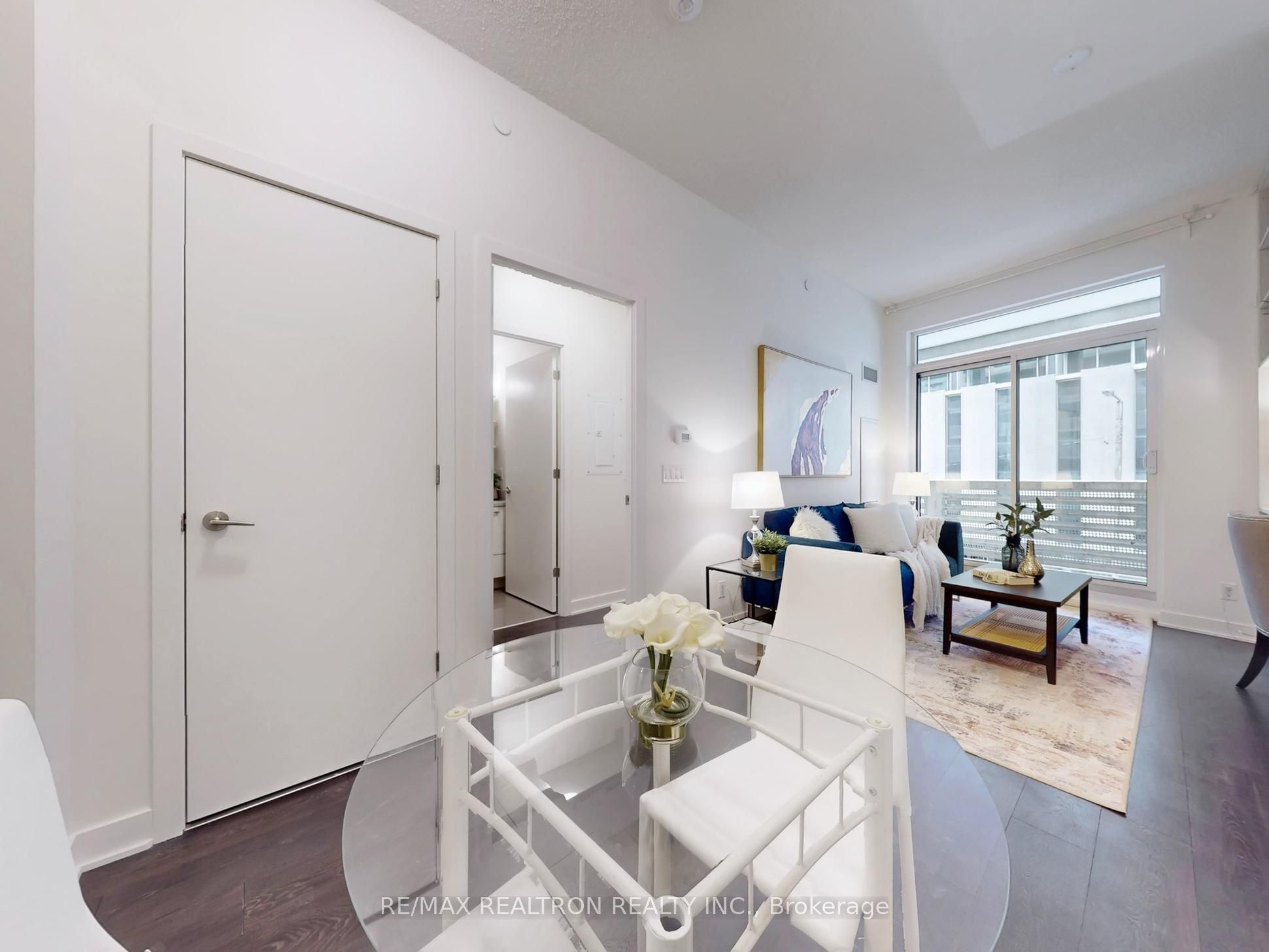 Additional image 3 of 213-2221 Yonge Street, Toronto, ON, M4S 0B8