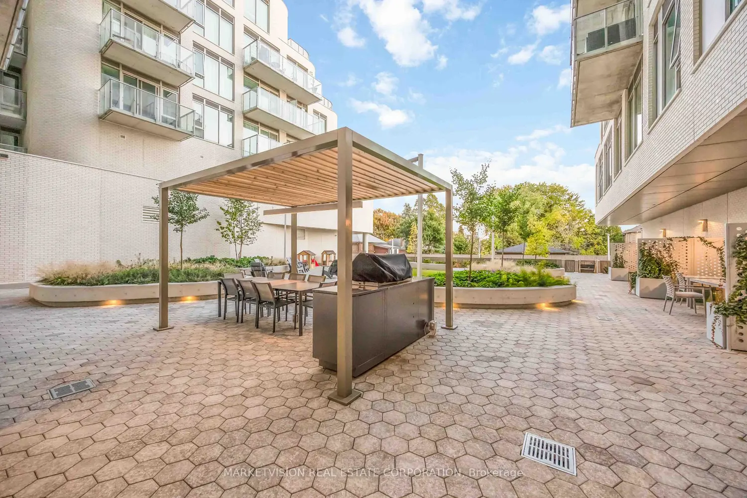 Additional image 17 of 689 The Queensway Street 505